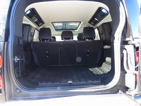 Used 2020 Land Rover Defender 110 S image 17