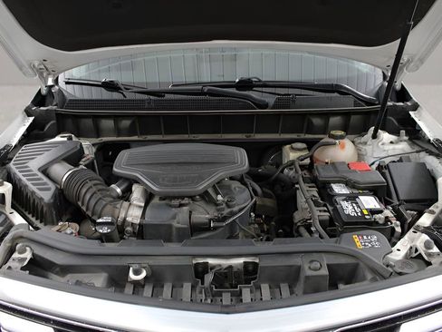 Used 2017 Cadillac XT5 Luxury image 24