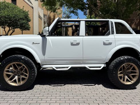 Used 2025 Ford Bronco Outer Banks AWD/4WD image 4