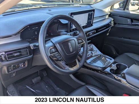Used 2023 Lincoln Nautilus AWD w/ Premium Package image 12