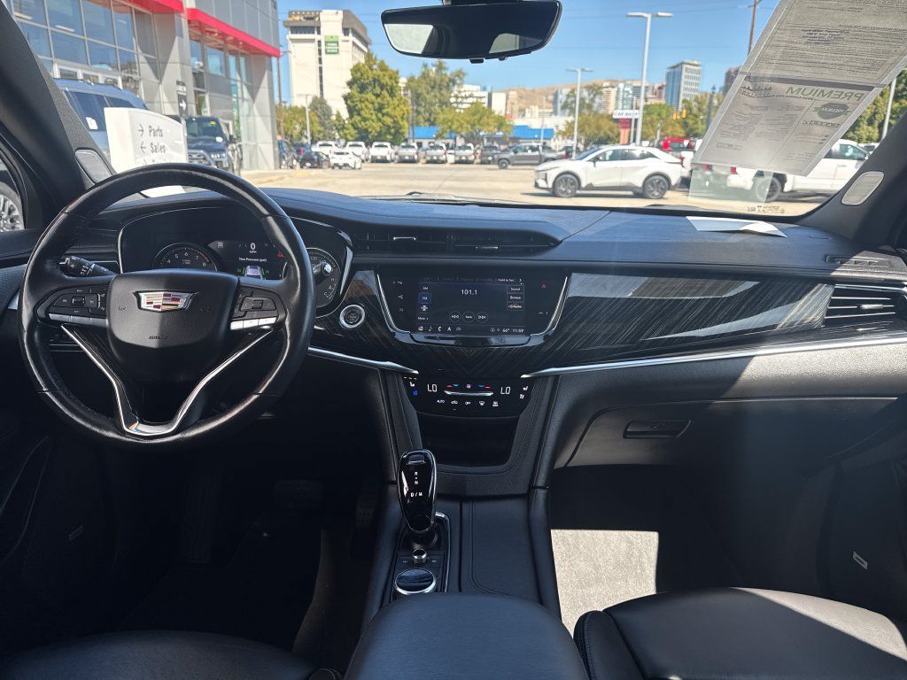 Used 2023 Cadillac XT6 Premium Luxury w/ Technology Package AWD/4WD image 12