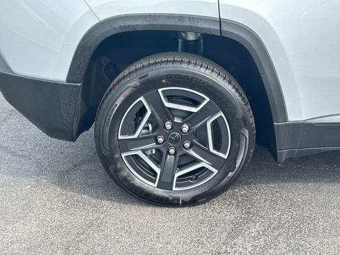 New 2026 Jeep Cherokee Laredo image 11