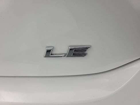Used 2025 Toyota Camry SE FWD image 13