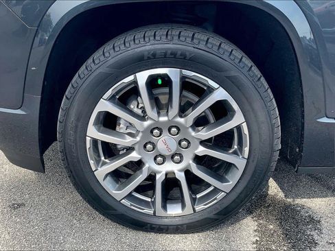 Used 2023 GMC Acadia Denali w/ Denali Ultimate Package AWD/4WD image 9