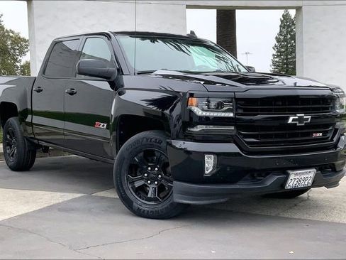 Used 2017 Chevrolet Silverado 1500 LTZ Z71 w/ LTZ Plus Package image 2