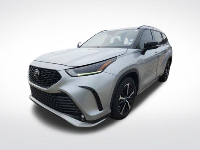 Used 2022 Toyota Highlander XSE FWD image 5