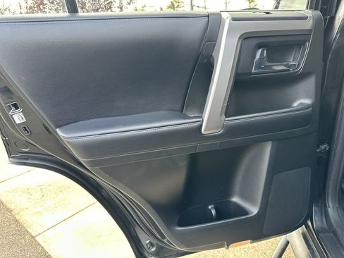 Used 2019 Toyota 4Runner SR5 AWD/4WD image 13