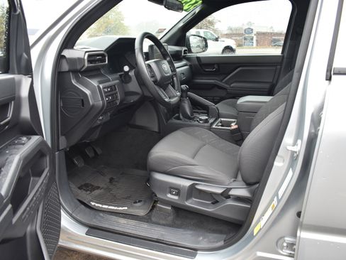 Used 2024 Toyota Tacoma SR image 12