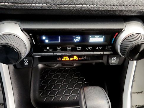 Certified 2025 Toyota RAV4 LE image 30