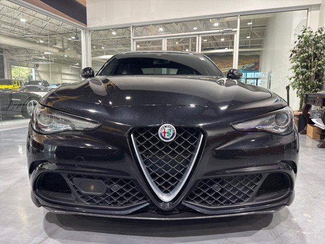 Used 2018 Alfa Romeo Giulia Quadrifoglio w/ Driver Assist Dynamic Package RWD image 22