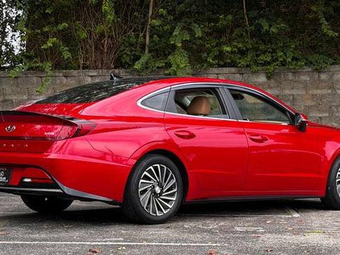 Used 2021 Hyundai Sonata Limited FWD image 4
