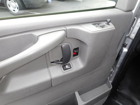 Used 2014 Chevrolet Express 3500 LS image 16