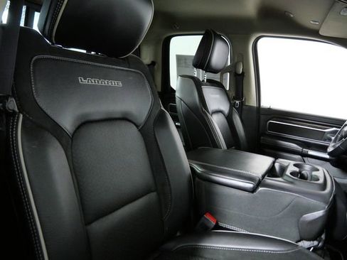 Used 2019 RAM 1500 Laramie AWD/4WD image 14