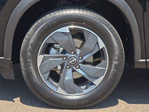 Used 2024 Nissan Rogue SV AWD/4WD image 26