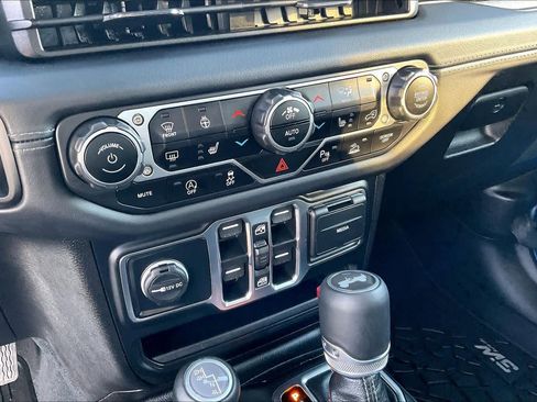 Used 2024 Jeep Wrangler Sahara w/ Technology Group image 31