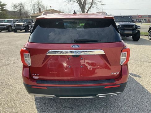 Used 2022 Ford Explorer XLT w/ Equipment Group 202A AWD/4WD image 10