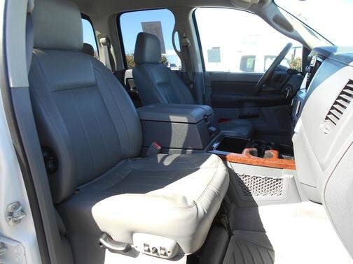 Used 2009 Dodge Ram 2500 Truck Laramie w/ Trailer Tow Group AWD/4WD image 10