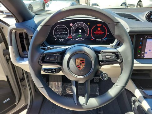 New 2026 Porsche Cayenne Base image 32