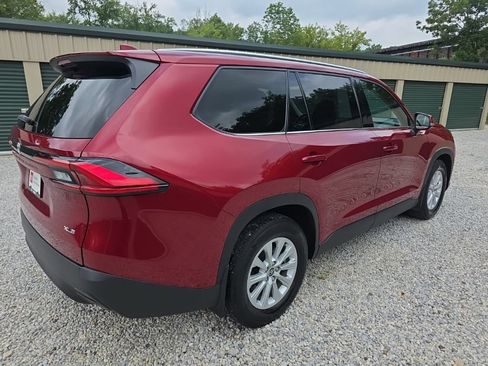 Certified 2024 Toyota Grand Highlander AWD image 6