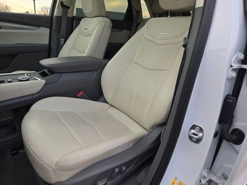 New 2025 Cadillac XT5 Premium Luxury image 27