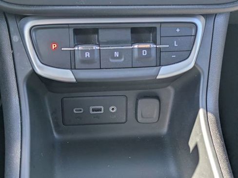 Used 2024 GMC Terrain SLE FWD image 28