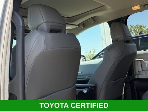 Certified 2026 Toyota Sienna XLE FWD image 17