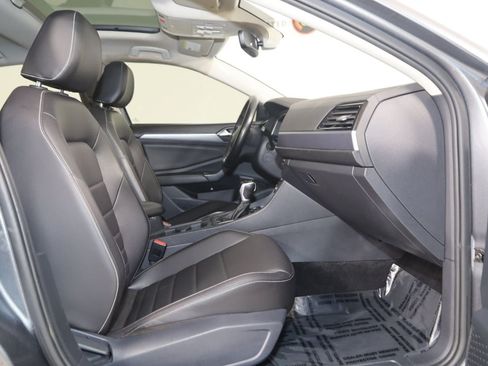 Used 2024 Volkswagen Jetta SE w/ Panoramic Sunroof Package FWD image 13
