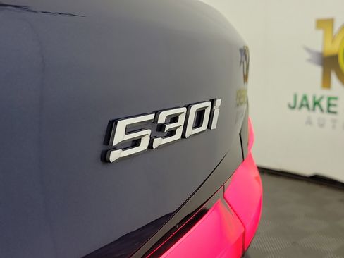 Certified 2022 BMW 530i xDrive w/ Premium Package image 7