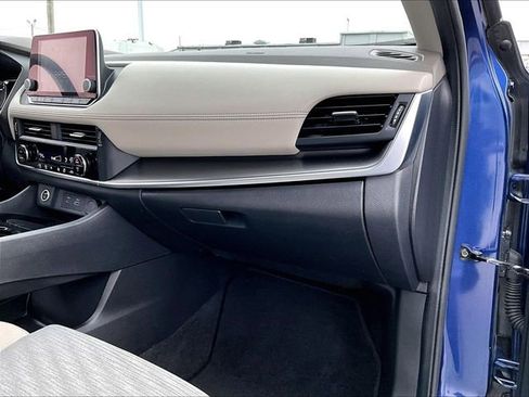 Used 2023 Nissan Rogue SV image 13