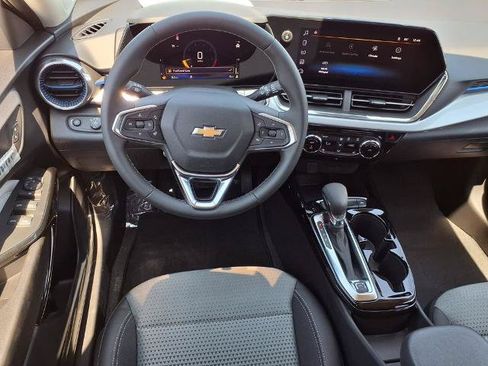 New 2026 Chevrolet Trax LT w/ LT Convenience Package FWD image 22