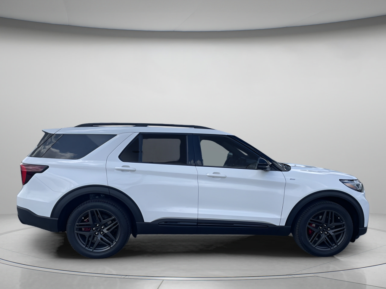 New 2026 Ford Explorer ST-Line w/ ST-Line Street Pack RWD image 2