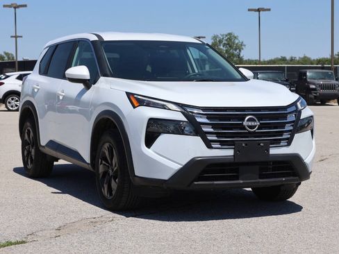 Used 2025 Nissan Rogue SV AWD/4WD image 4