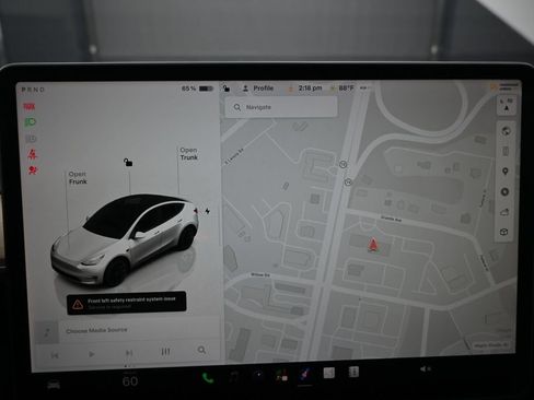 Used 2023 Tesla Model Y Long Range AWD/4WD image 11