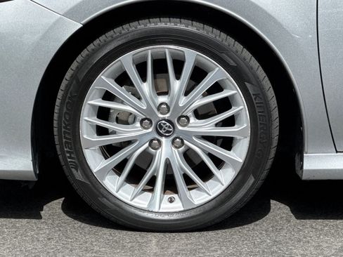 Used 2019 Toyota Camry XLE FWD image 36