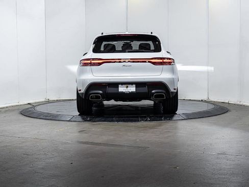 Certified 2025 Porsche Macan image 6