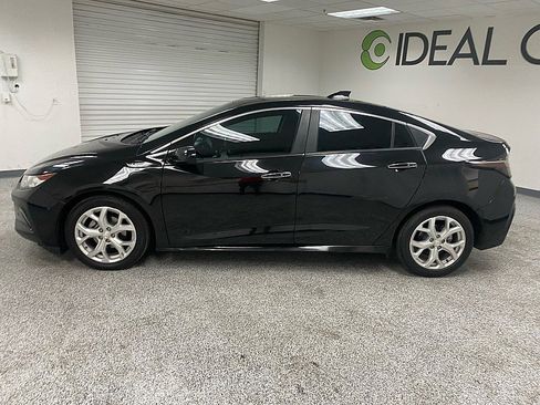 Used 2018 Chevrolet Volt Premier w/ Driver Confidence Package image 8