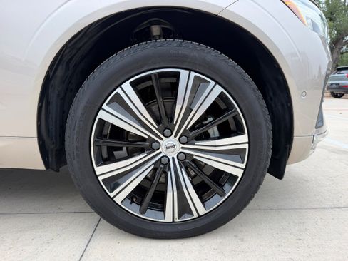 Certified 2023 Volvo XC60 B5 Plus w/ Protection Package Premier FWD image 9