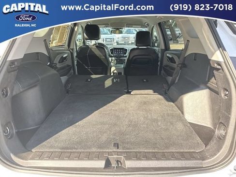 Used 2018 GMC Terrain SLT w/ Preferred Package FWD image 16