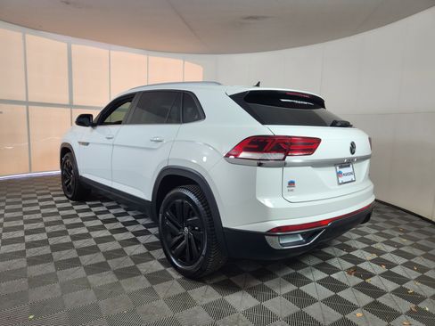 Used 2022 Volkswagen Atlas Cross Sport SE image 5
