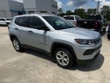 Used 2024 Jeep Compass Sport image 2