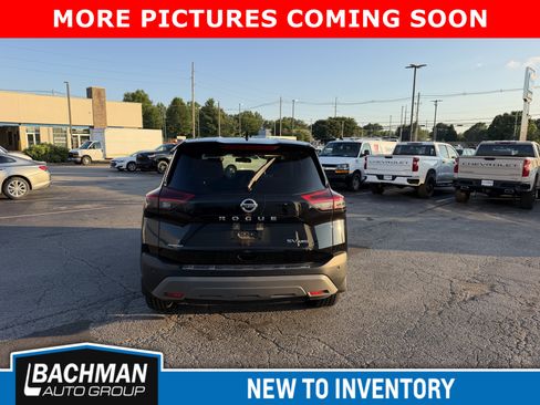 Used 2021 Nissan Rogue SV AWD/4WD image 4