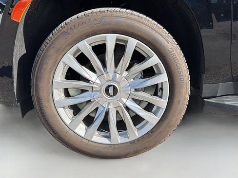 Used 2023 Cadillac Escalade Premium Luxury image 44