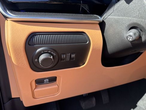 New 2026 Jeep Grand Wagoneer Summit AWD/4WD image 19