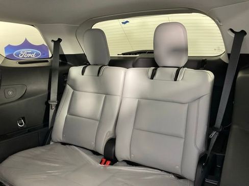 New 2025 Ford Explorer Active w/ Active Comfort Package image 16