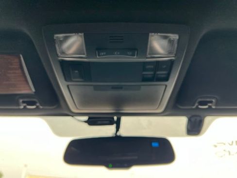 Used 2017 Toyota Tacoma TRD Sport AWD/4WD image 27