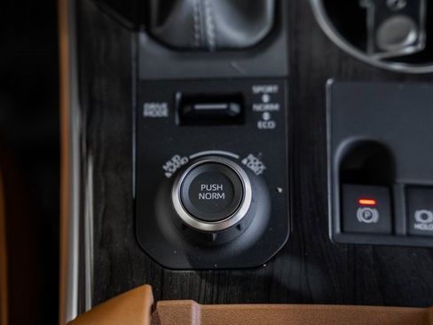 New 2026 Toyota Highlander Platinum image 27