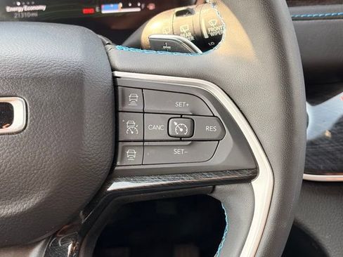 Certified 2023 Jeep Grand Cherokee Trailhawk w/ Luxury Tech Group III AWD/4WD image 16