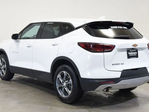 Used 2025 Chevrolet Blazer LT AWD/4WD image 12
