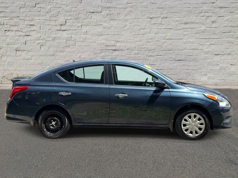 Used 2017 Nissan Versa SV FWD image 5
