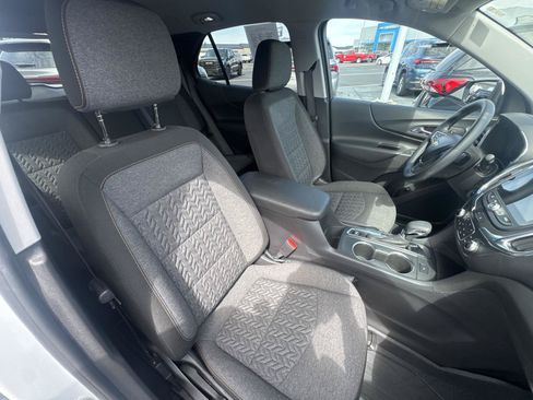 Used 2024 Chevrolet Equinox LT FWD image 15